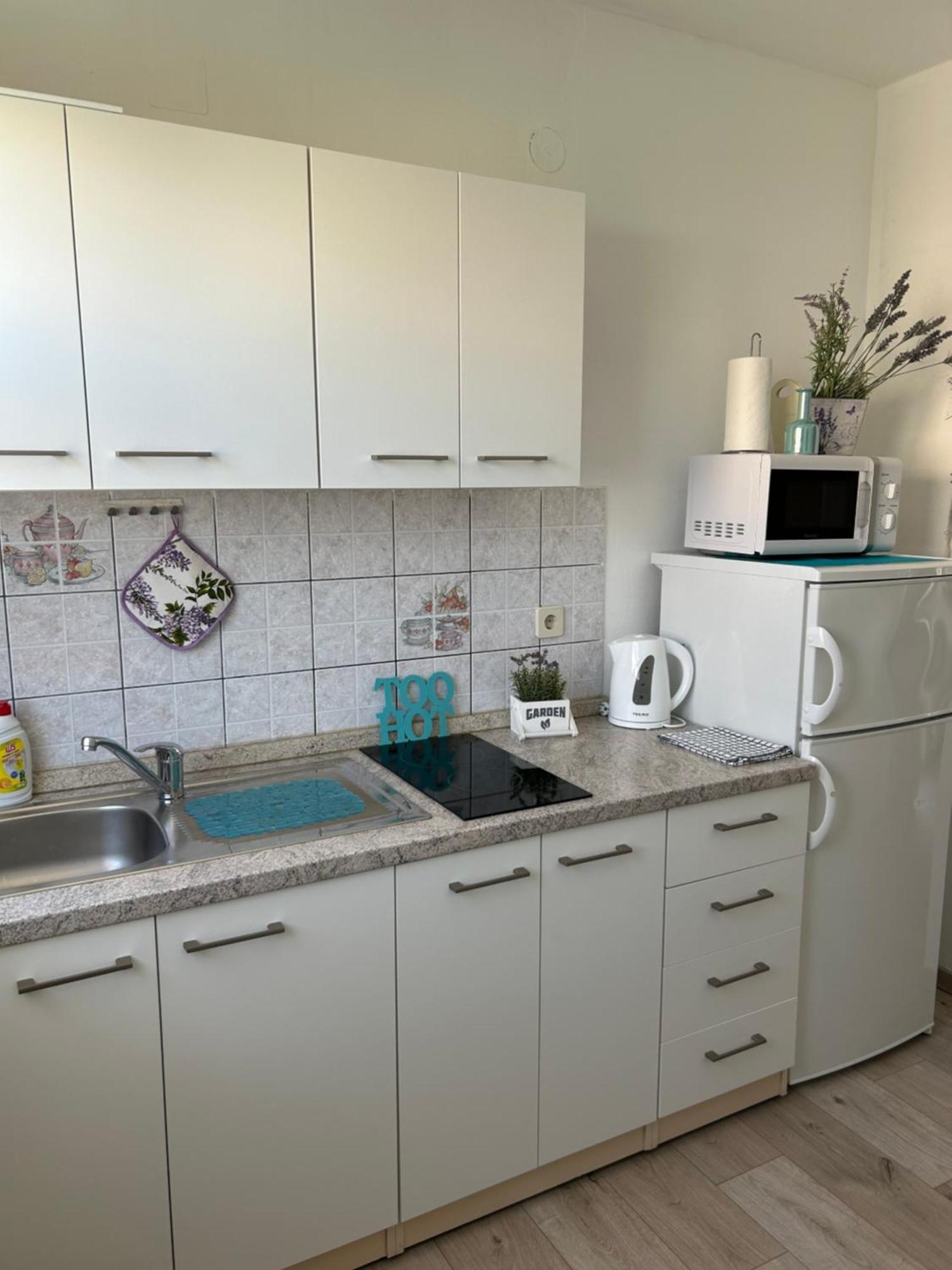 Apartments Marija Malinska Buitenkant foto