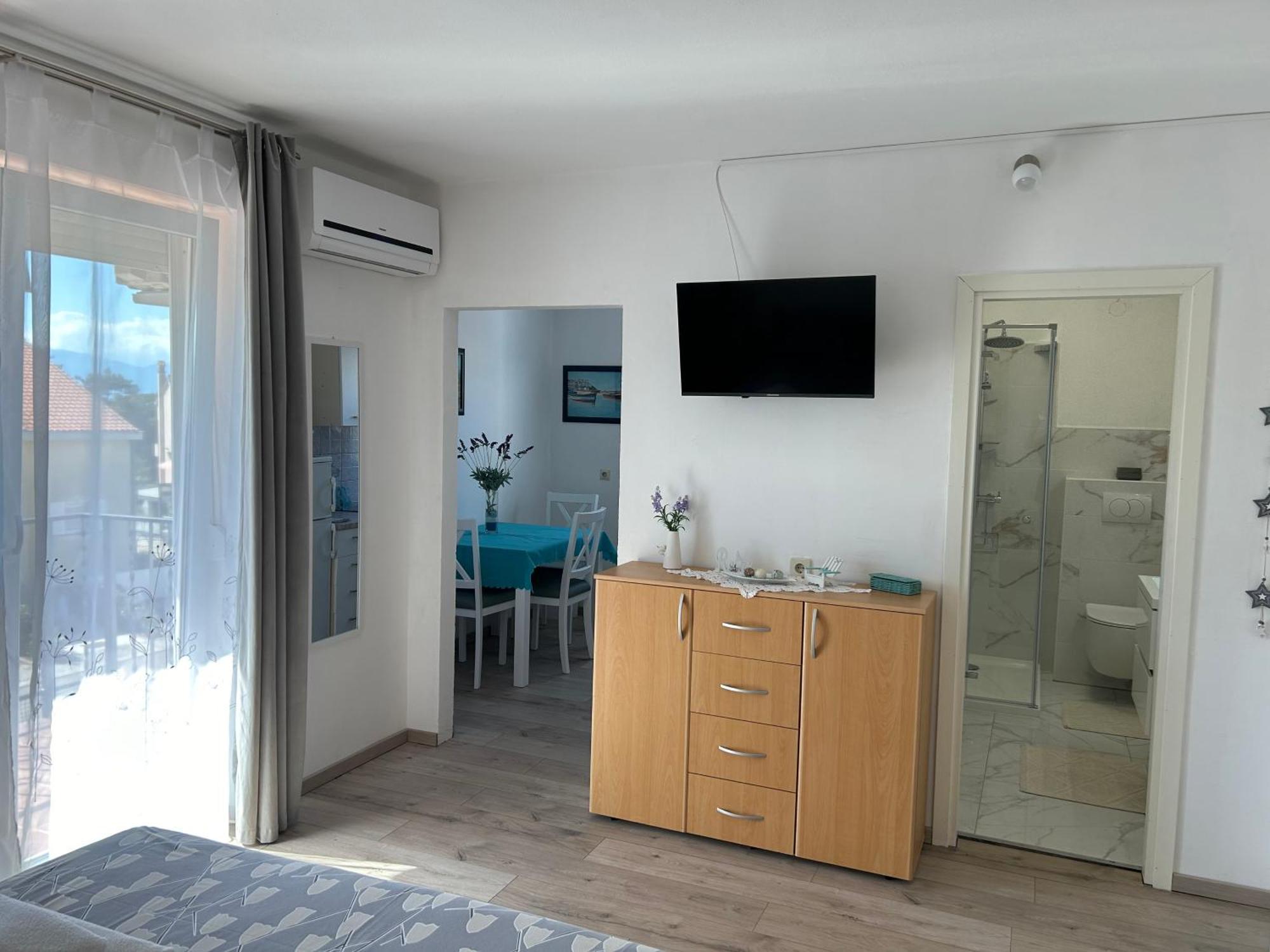 Apartments Marija Malinska Buitenkant foto