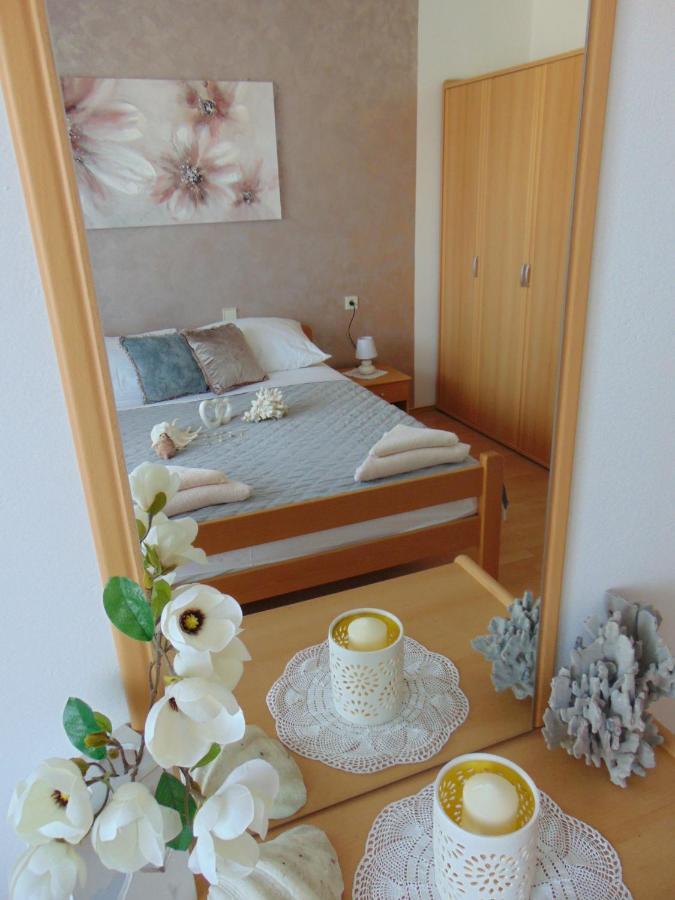 Apartments Marija Malinska Buitenkant foto