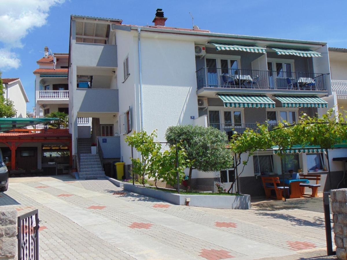 Apartments Marija Malinska Buitenkant foto