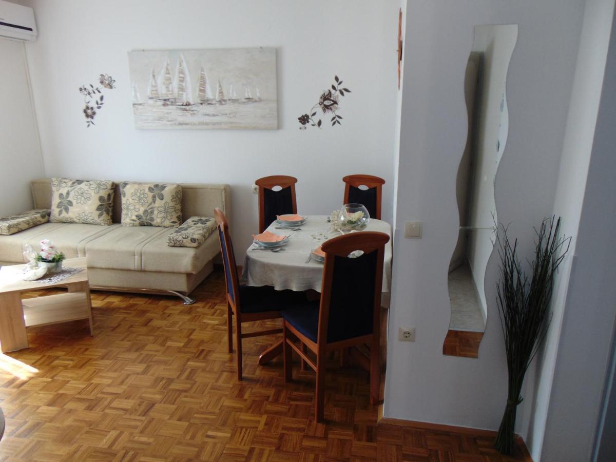 Apartments Marija Malinska Buitenkant foto